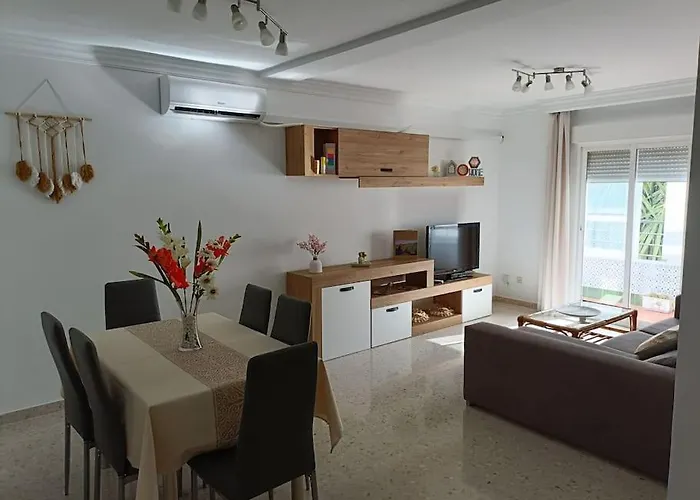 Spacious And Centrally Located In San Pedro De Alcantara Apartamento *