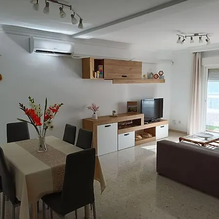 Spacious And Centrally Located In San Pedro De Alcantara 아파트 *